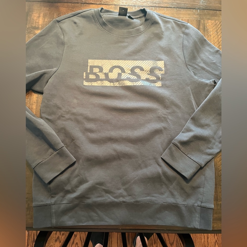 Hugo boss reflective sweater size xl great condition